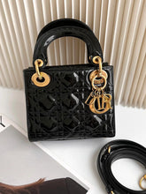 Lady Amora Crossbody