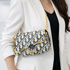 Stylish crossbody bag for girls