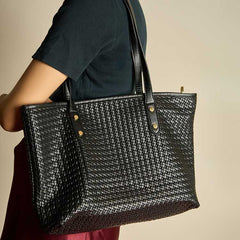 Allure tote bag