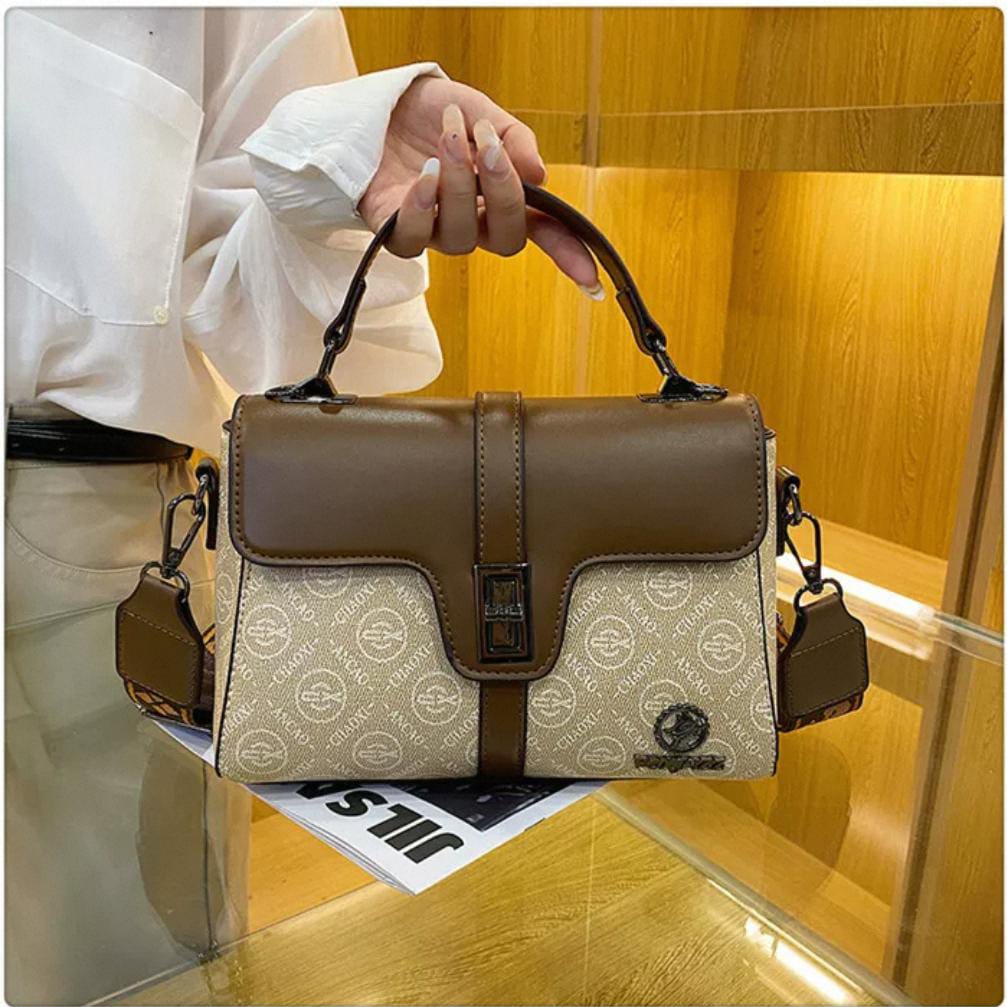Aurika Crossbody