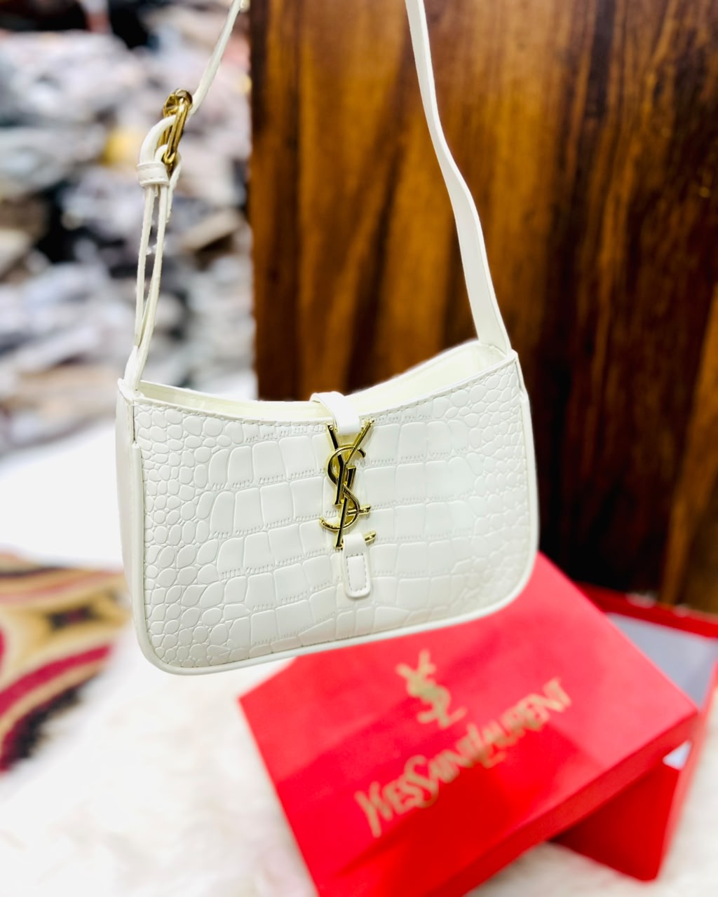 Bella Classic Crossbody Bag