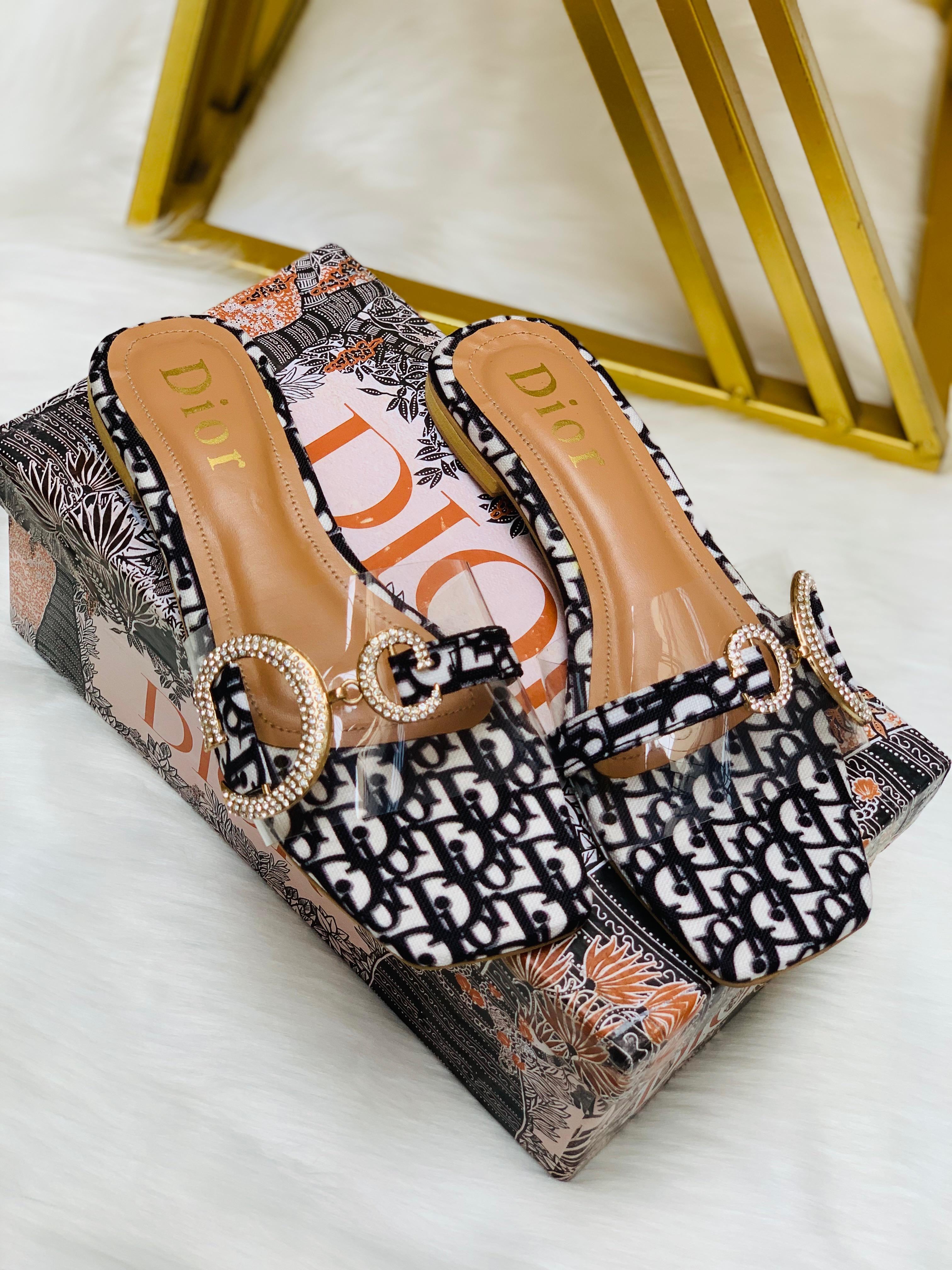 Dior slides D shape buckle