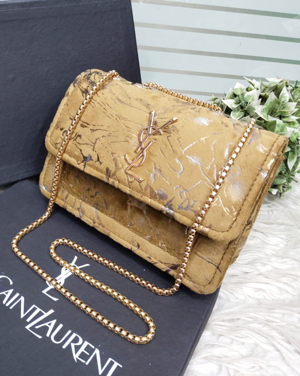 Go crossbody