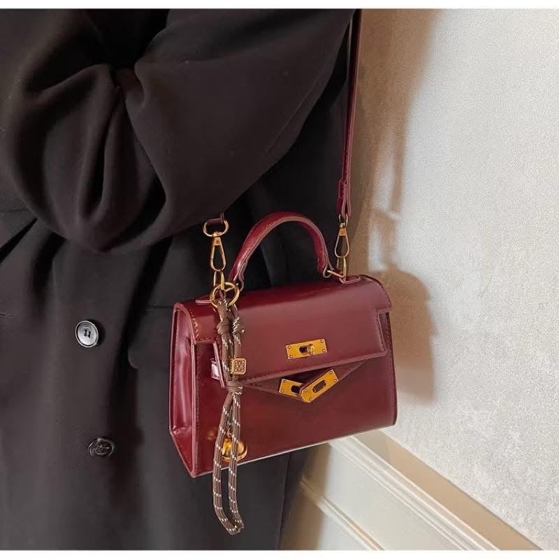 Royal satchel