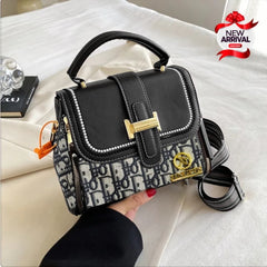 Aura crossbody