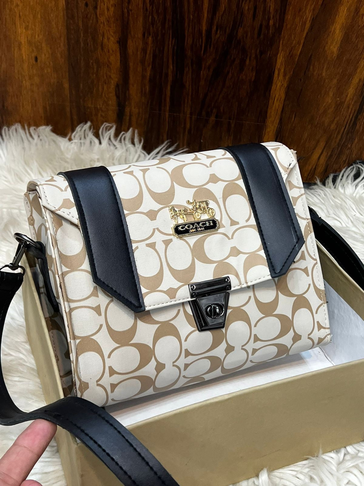 Imperial Crossbody bag
