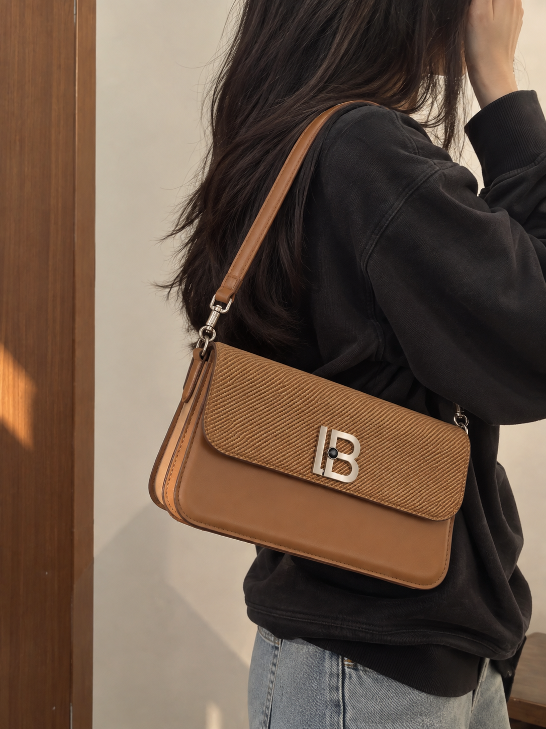 Velora Crossbody bag