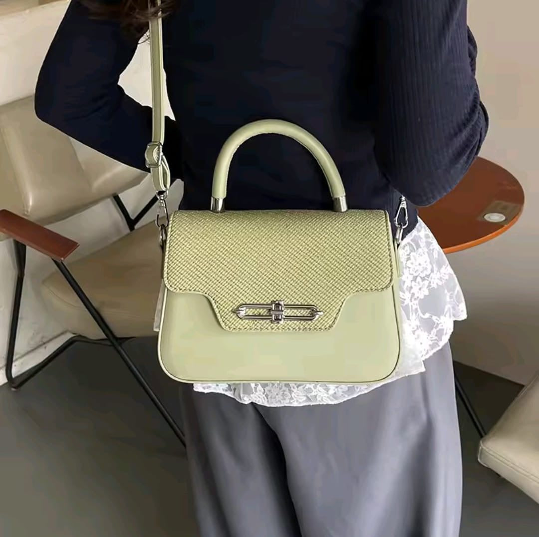 Chic Crossbody