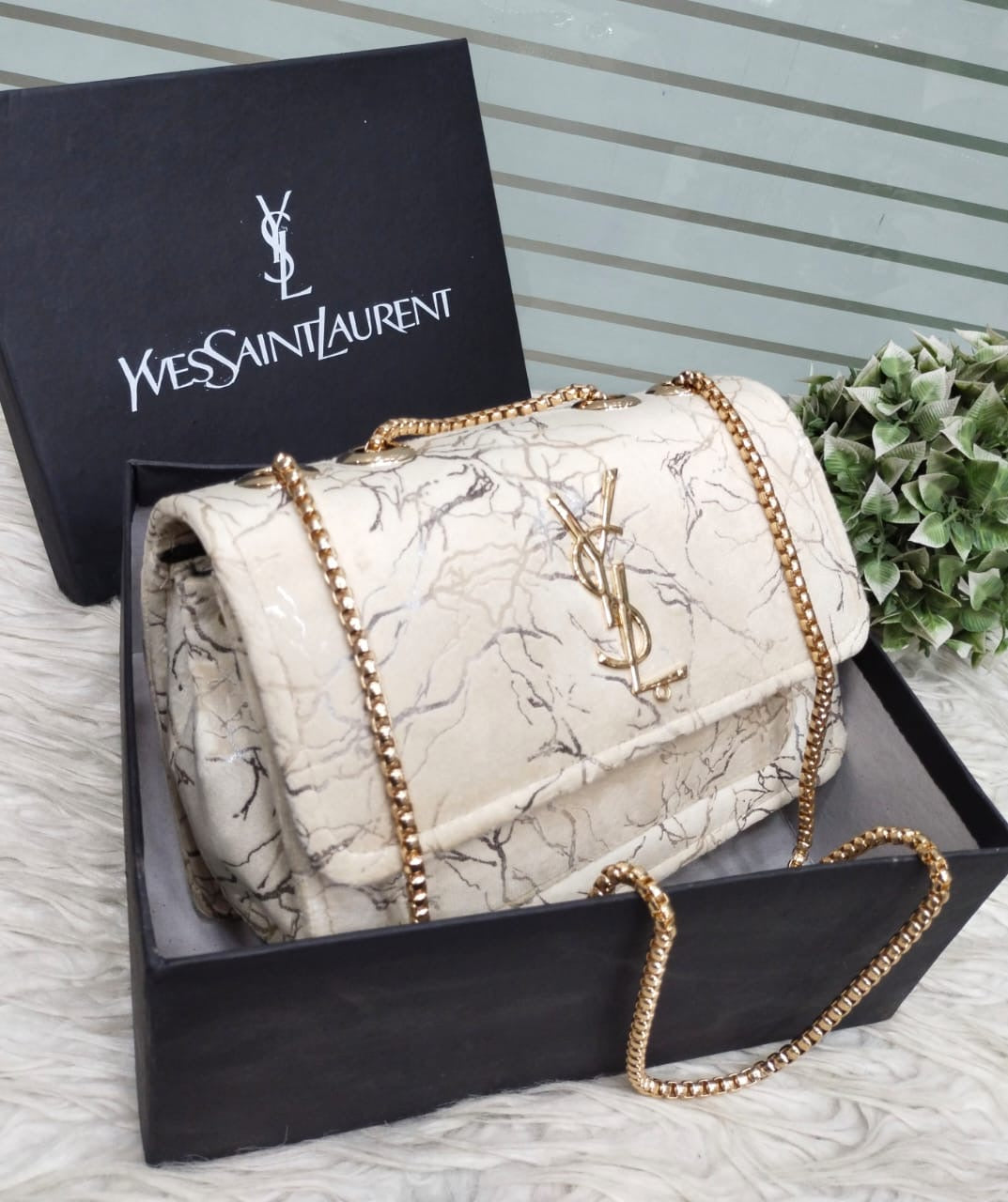 Go crossbody