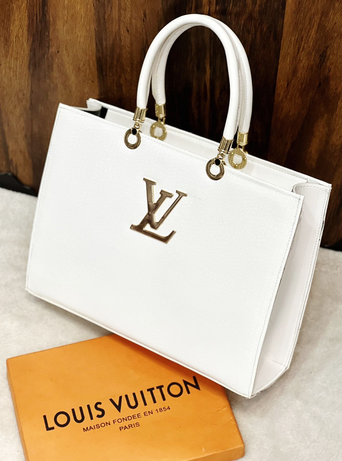 Premium Crocodile Hand Bag (2)