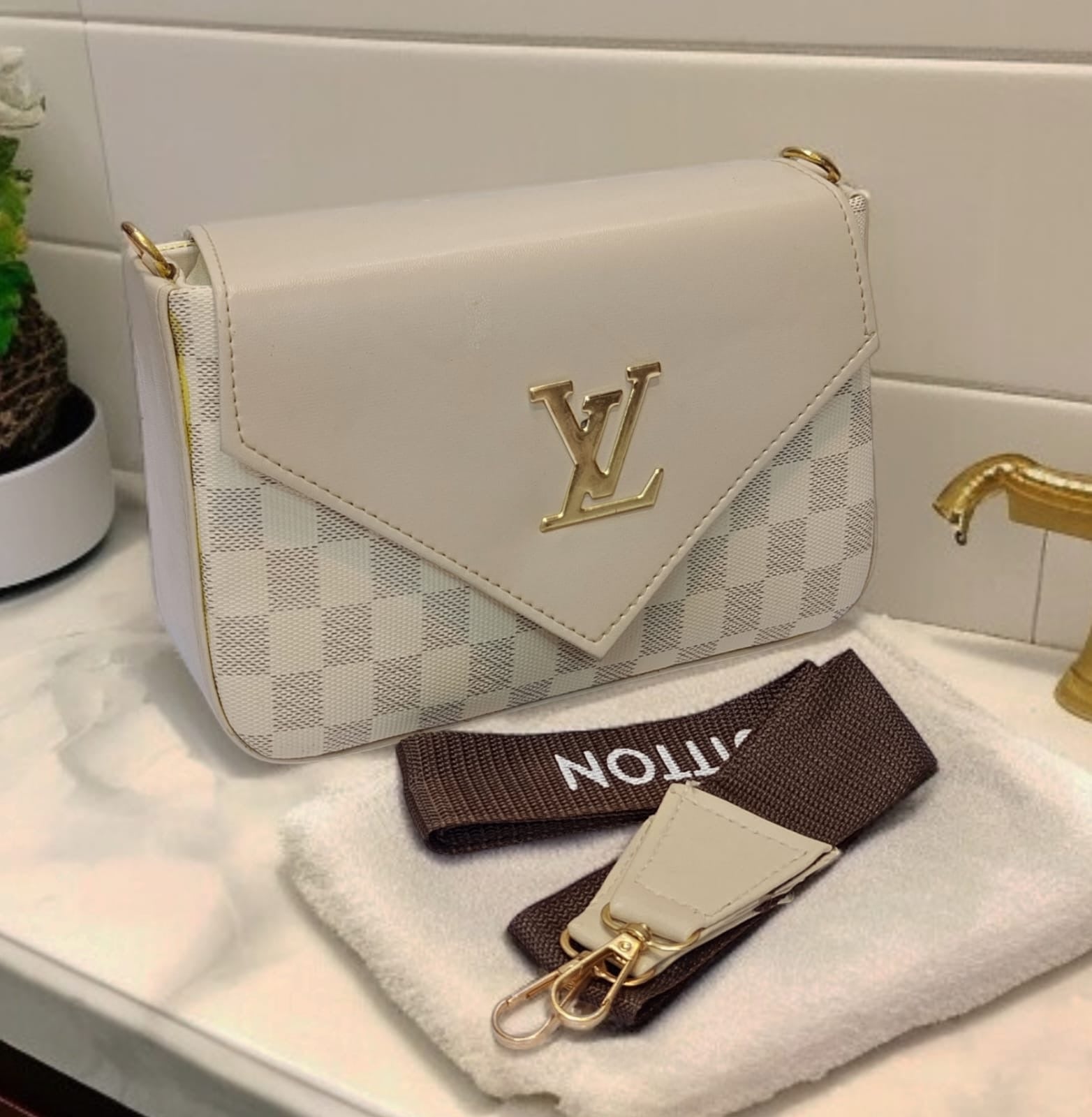Envelope Crossbody