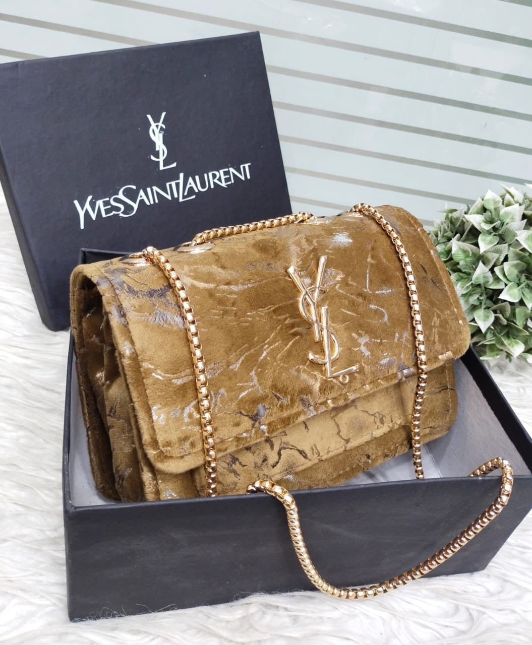 Go crossbody