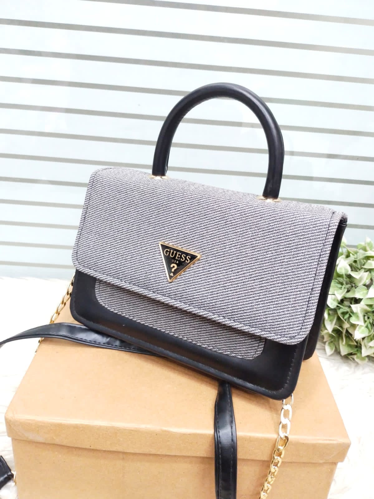 Guess Crossbody