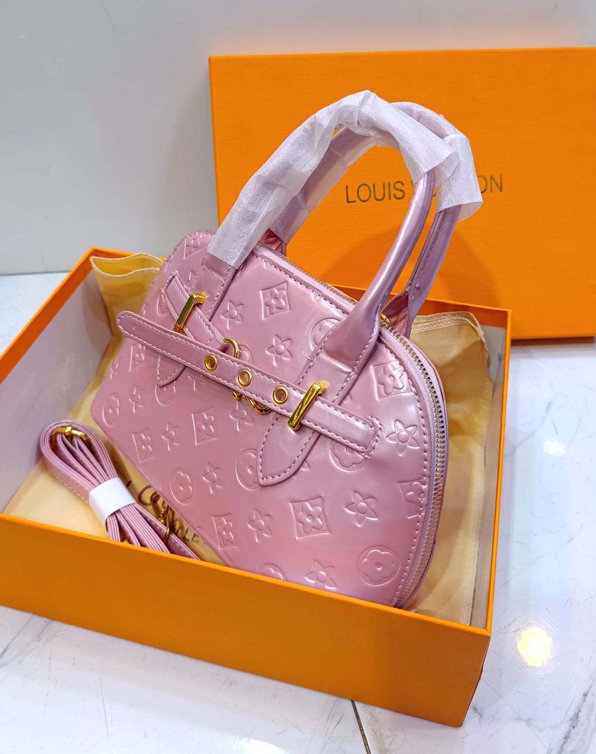 Alma shining Handbags