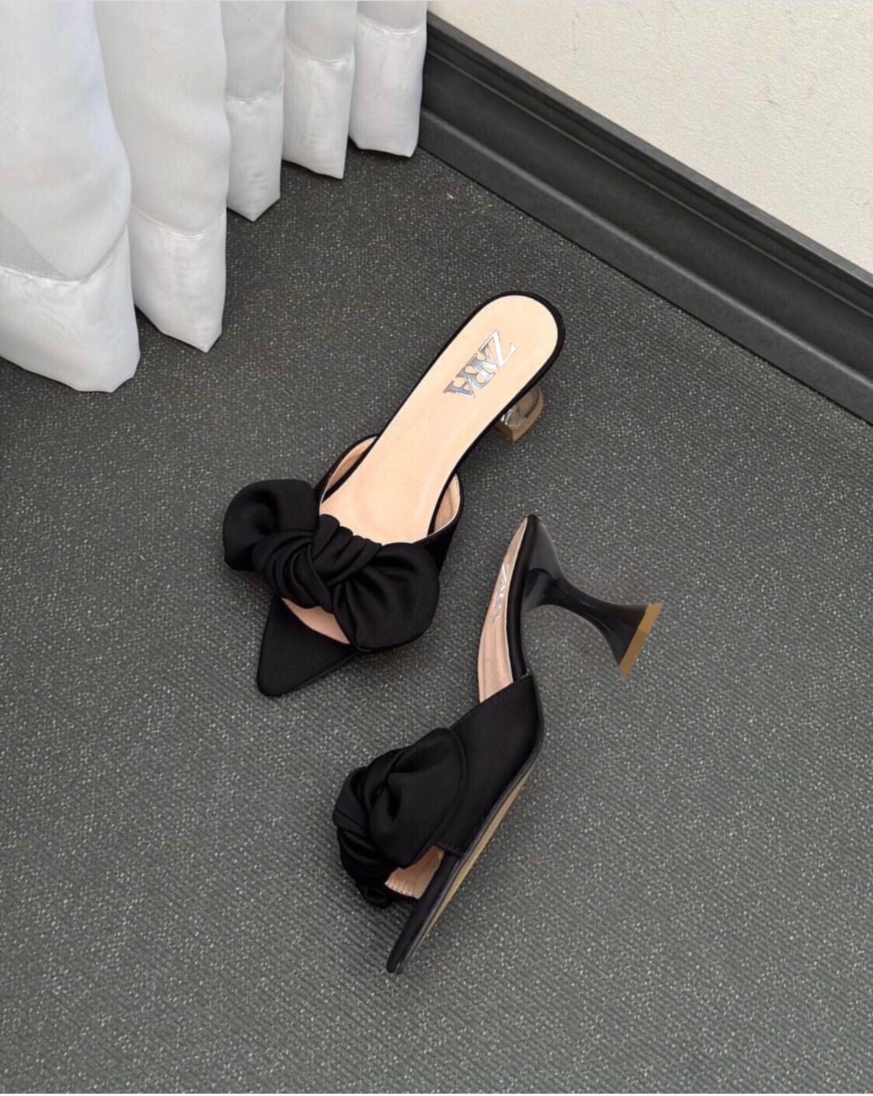 Jimmychoo bow