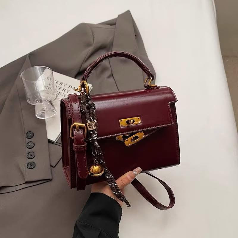 Royal satchel