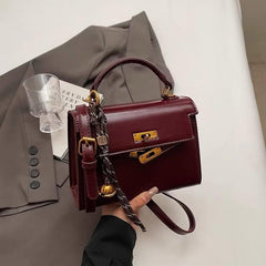 Royal satchel