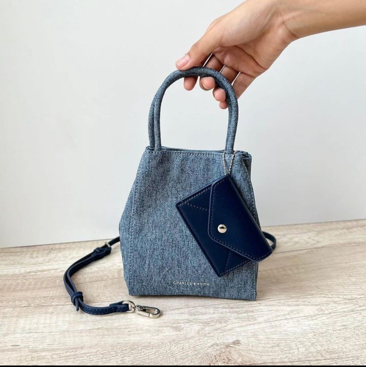 Matina premium Crossbody Bag