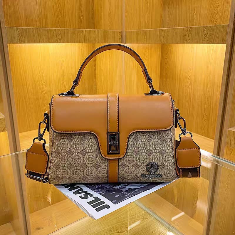 Aurika Crossbody