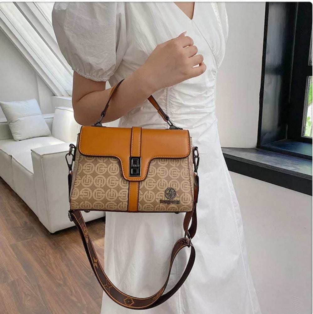 Aurika Crossbody
