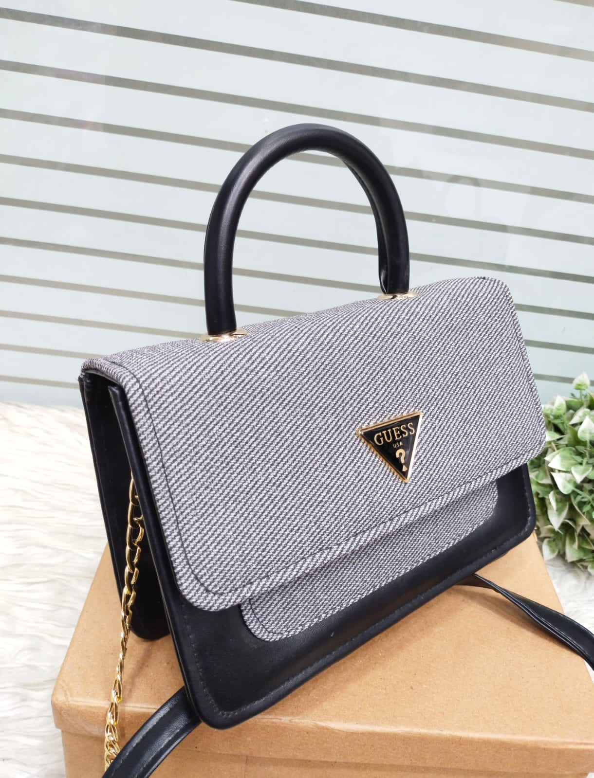 Guess Crossbody