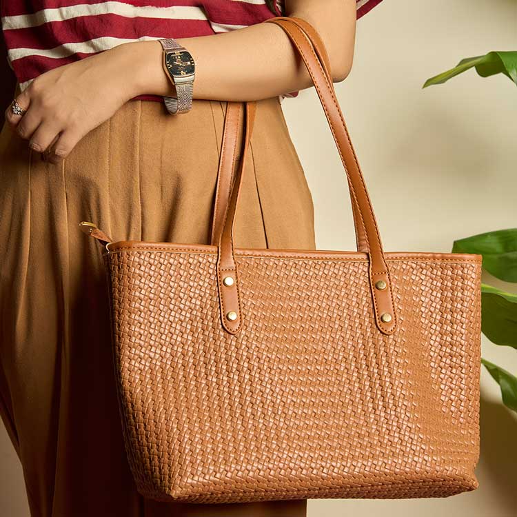 Allure tote bag