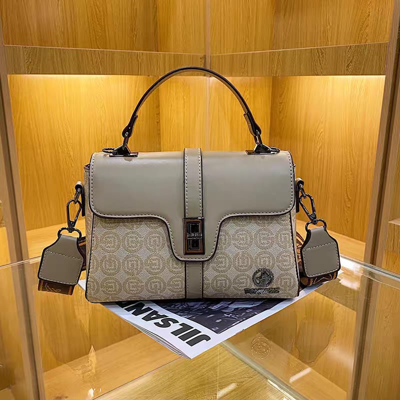 Aurika Crossbody
