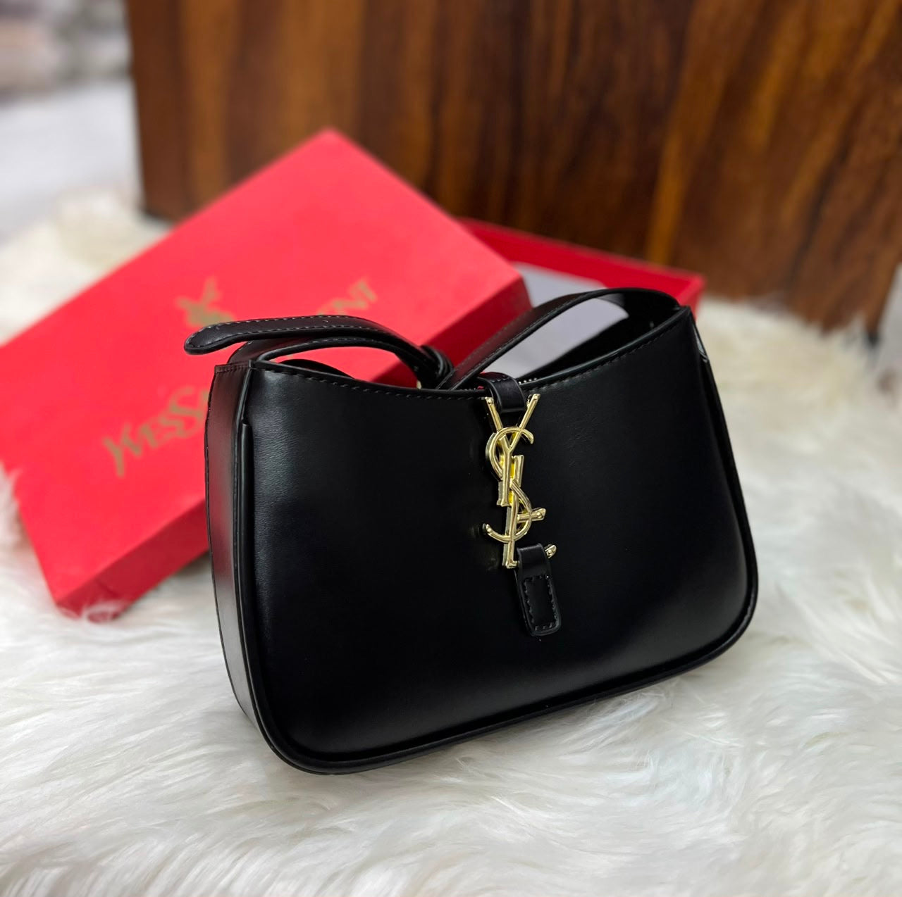 Bella Classic Crossbody Bag