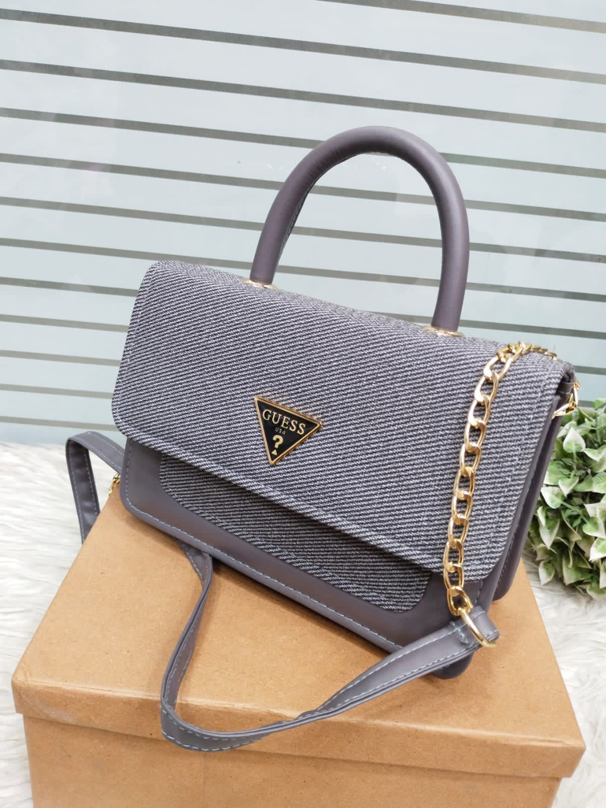Guess Crossbody