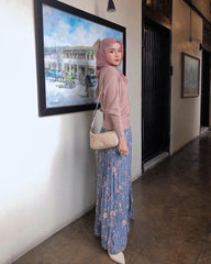 Signature canvas shoulder bag