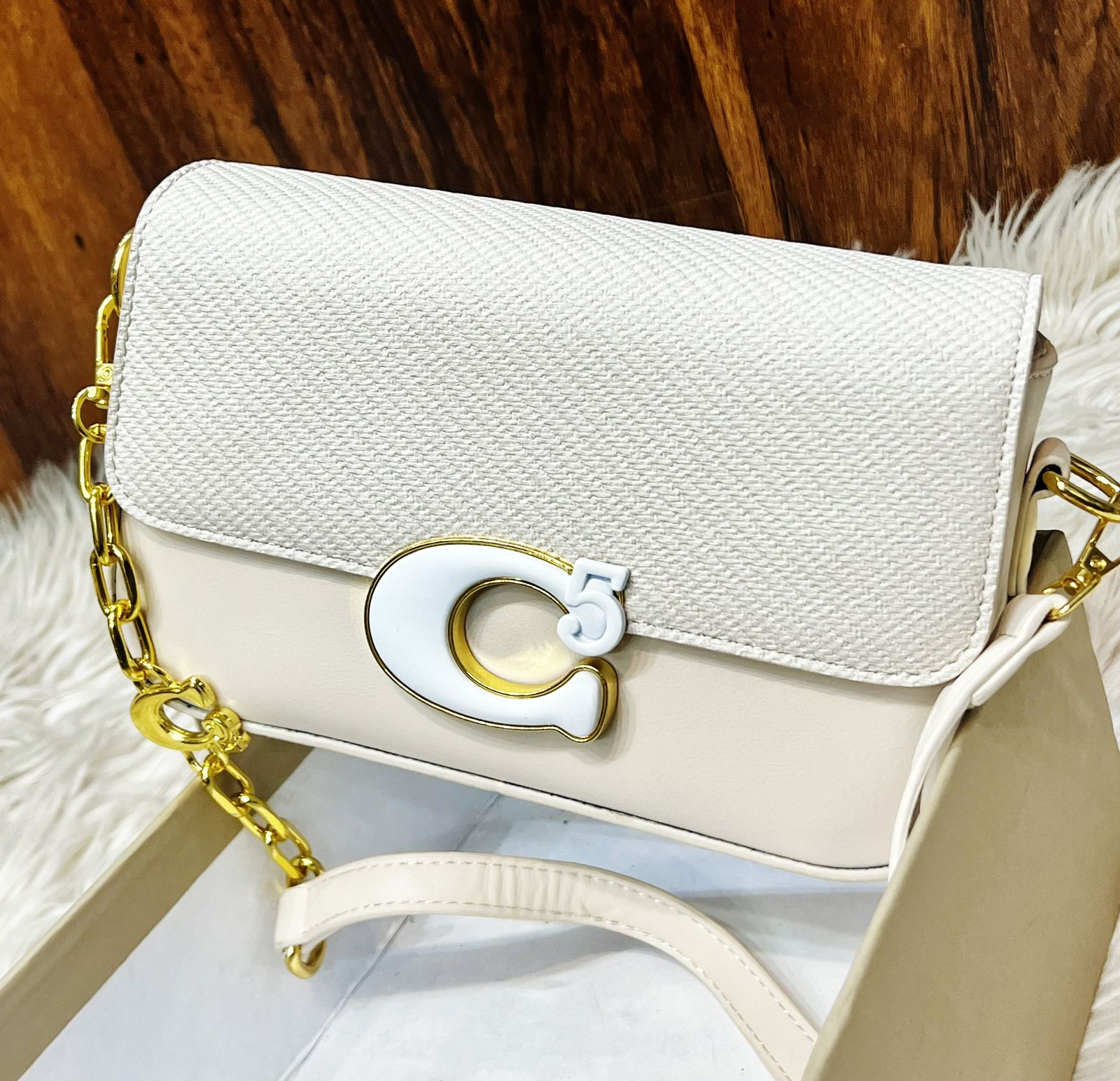 Elegant chic