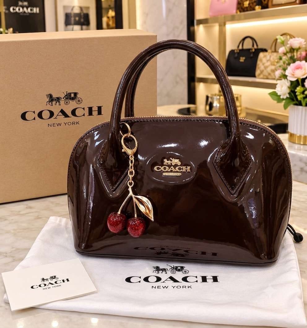 Mila Classic Handbag