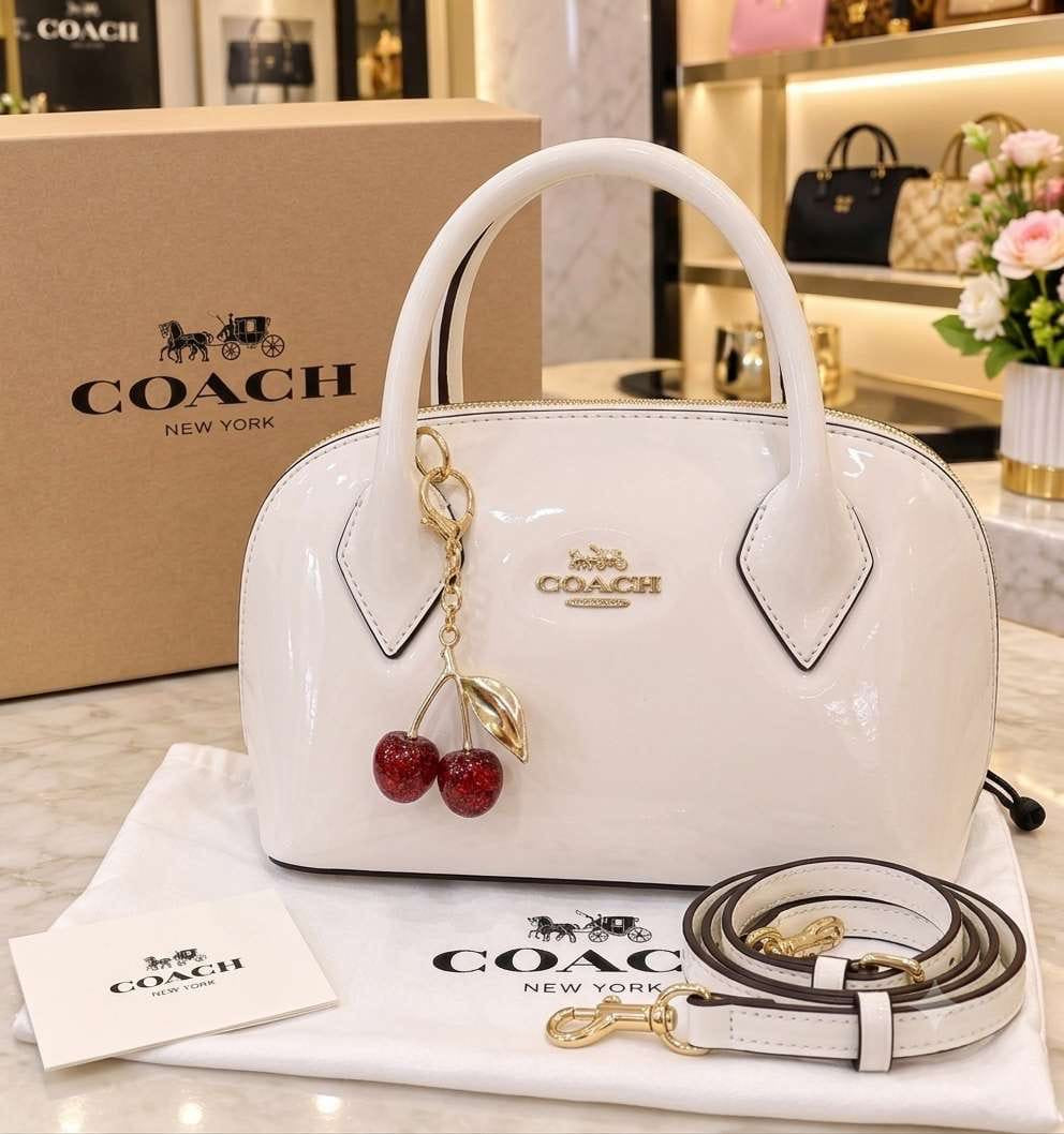 Mila Classic Handbag