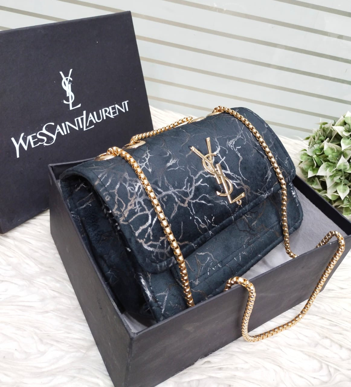 Go crossbody