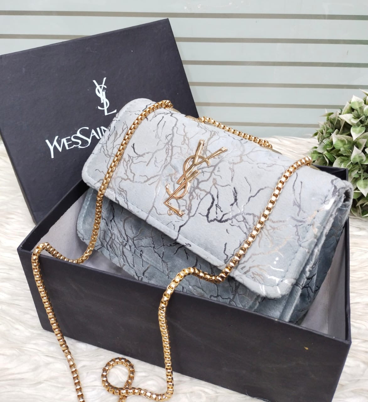 Go crossbody